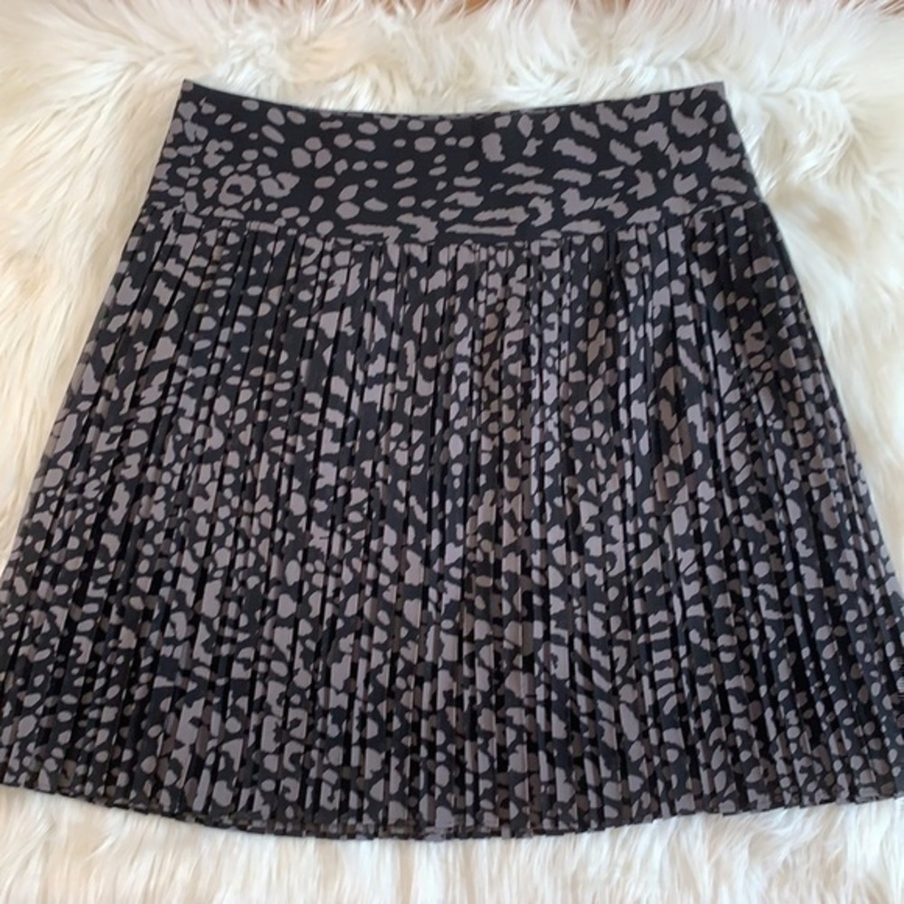 NWT Loft pleated lined skirt side zip black gray 2